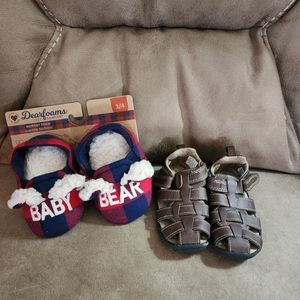 Toddler Dearfoam Slippers & Carter's Brown Sandals - size 4 - new and like new!